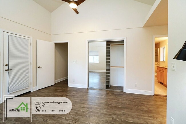 Building Photo - 3747 Sunday Ct
