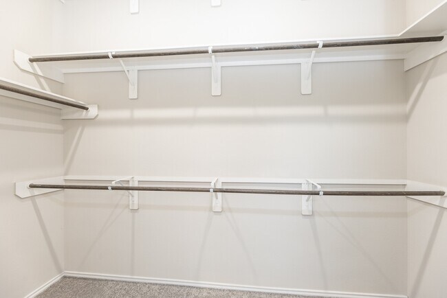 Building Photo - 8918 Oak Ivy Ln