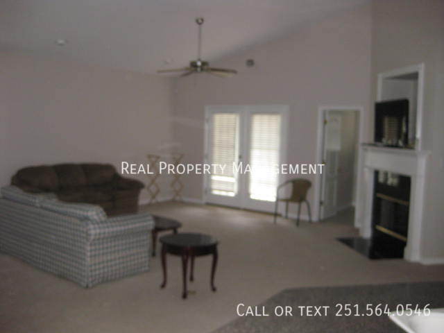 Building Photo - 1622 Parkmoor Ct