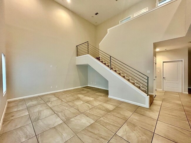 Building Photo - 10902 International Blvd