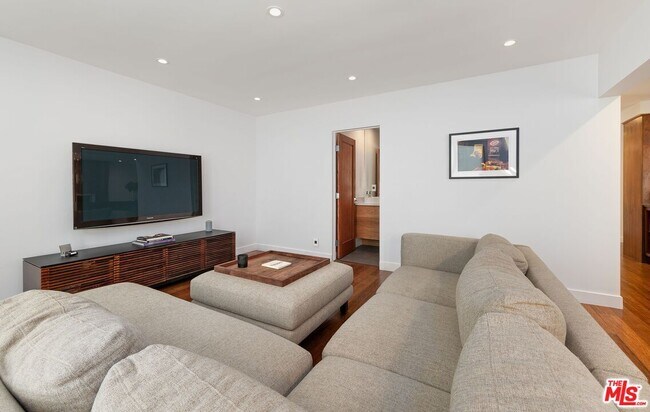 Building Photo - 7826 W 80th St