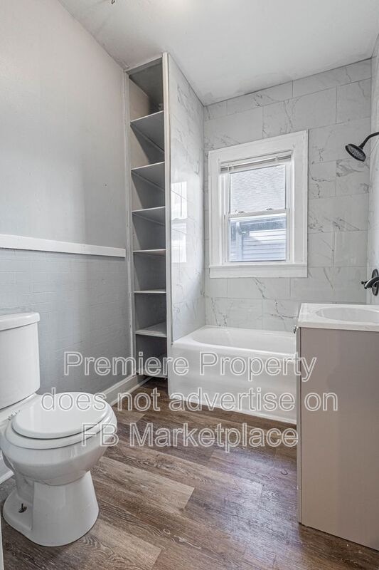 Building Photo - 2400 N 12 St