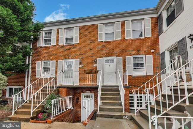 Building Photo - 6153 Strasburg Dr