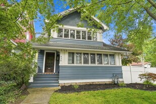 Building Photo - 434 Parkside Ave