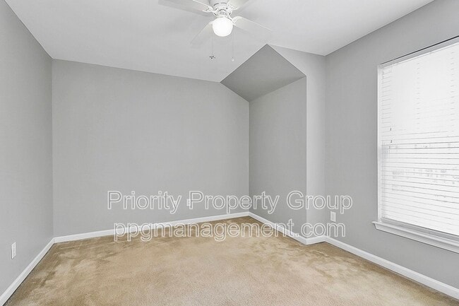 Building Photo - 3055 Golden Dale Ln