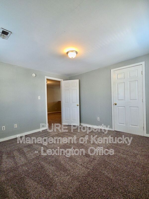 Building Photo - 215 Murray St