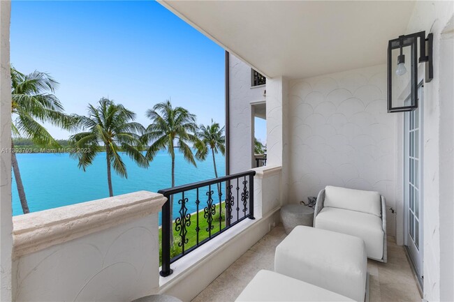 Building Photo - 2436 Fisher Island Dr