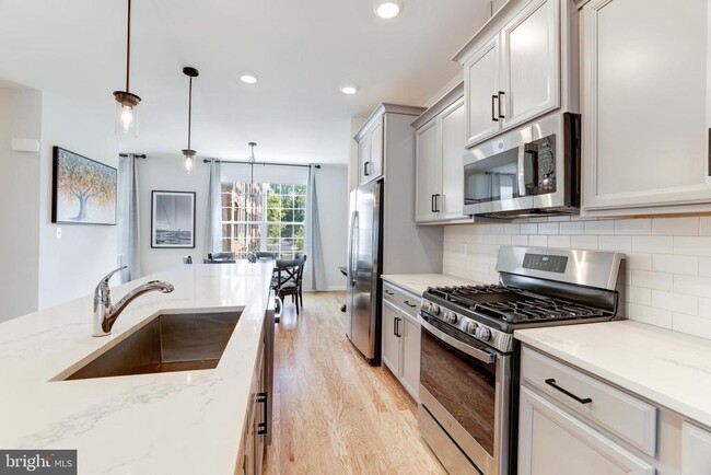 Building Photo - 4418 Fair Lakes Ct