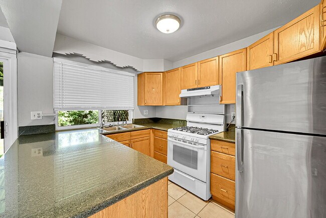 Building Photo - $2,675 - 4 Bed, 2 Bath Home in Aurora with...