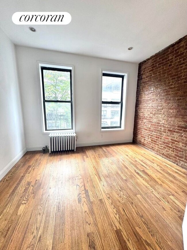 Building Photo - 509 E 81st St