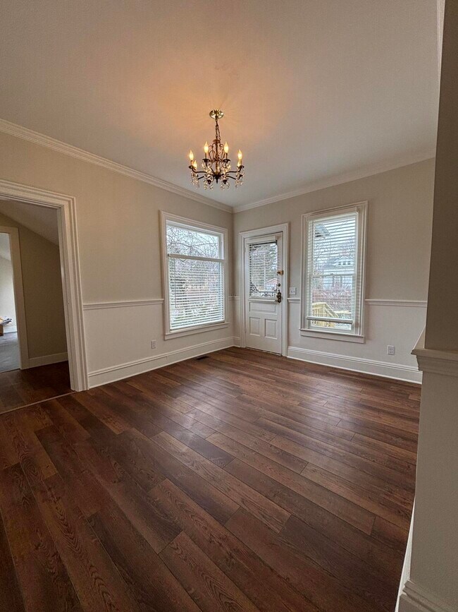 Building Photo - 118 S Evans St