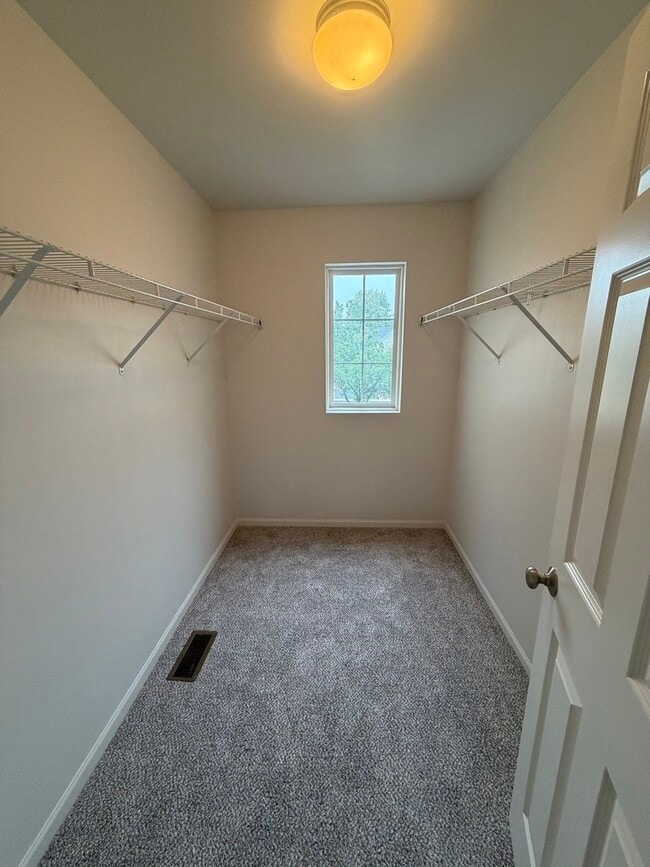 Building Photo - 4917 Montauk Dr