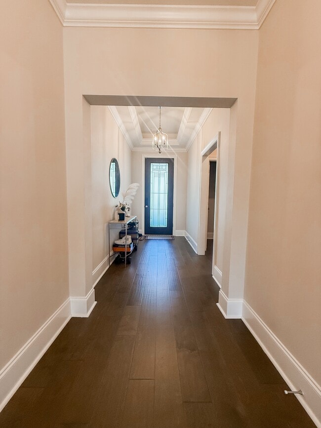 Building Photo - 5742 Vlg Rdg Ln