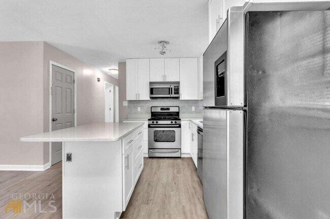 Building Photo - 2070 Twelve Oaks Cir
