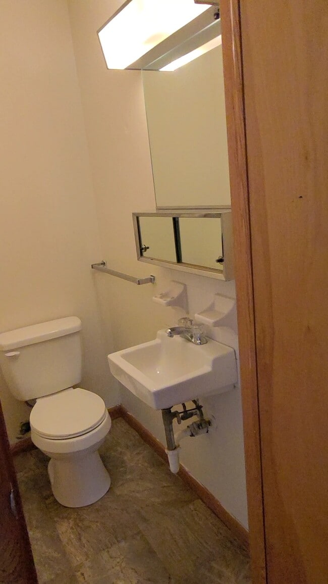 Building Photo - 319 Washington St