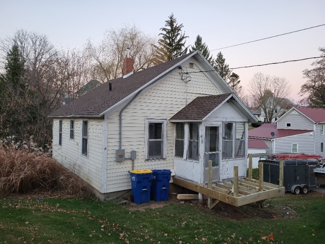 Building Photo - 100 Church St