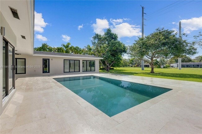 Building Photo - 8000 SW 139th Ter