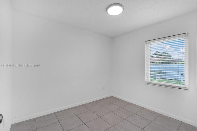 Building Photo - 13392 SW 66th Terrace