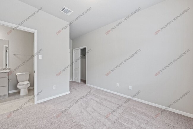 Building Photo - 748 Gingham Trl