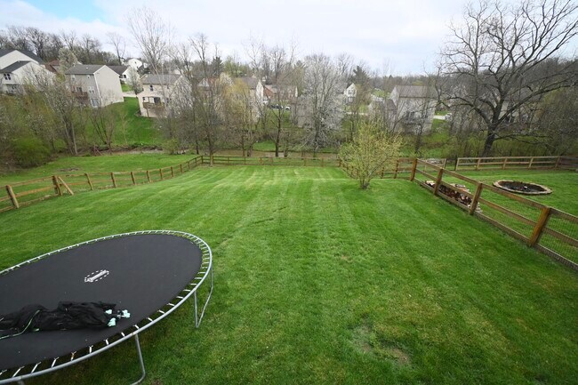 Building Photo - 5898 Ethan Dr