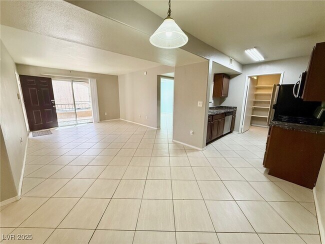 Building Photo - 7885 W Flamingo Rd