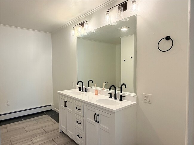 Building Photo - 6 Dietz St