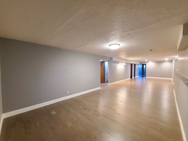 Building Photo - $3,400- 5 Bed / 3 Bath Beautiful Home in Upper South Hill