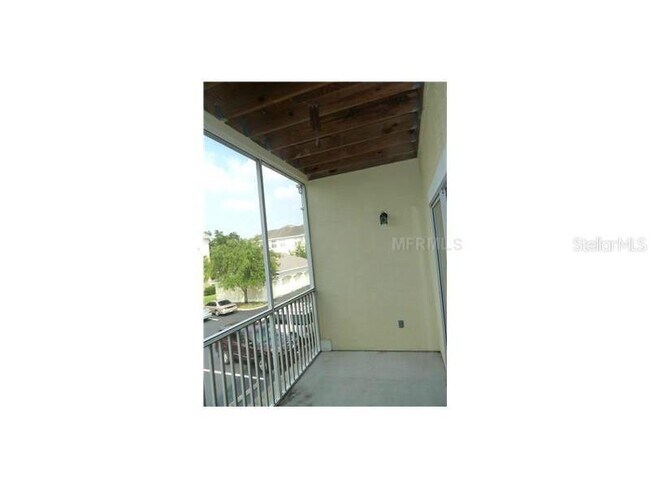 Building Photo - 9401 Crescent Loop Cir