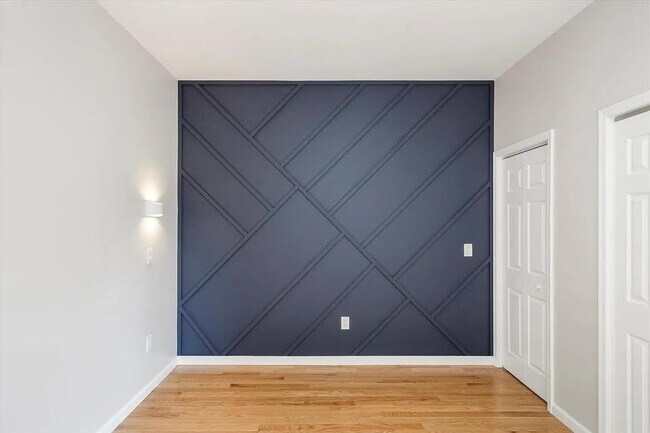 Building Photo - 334 St Paul St