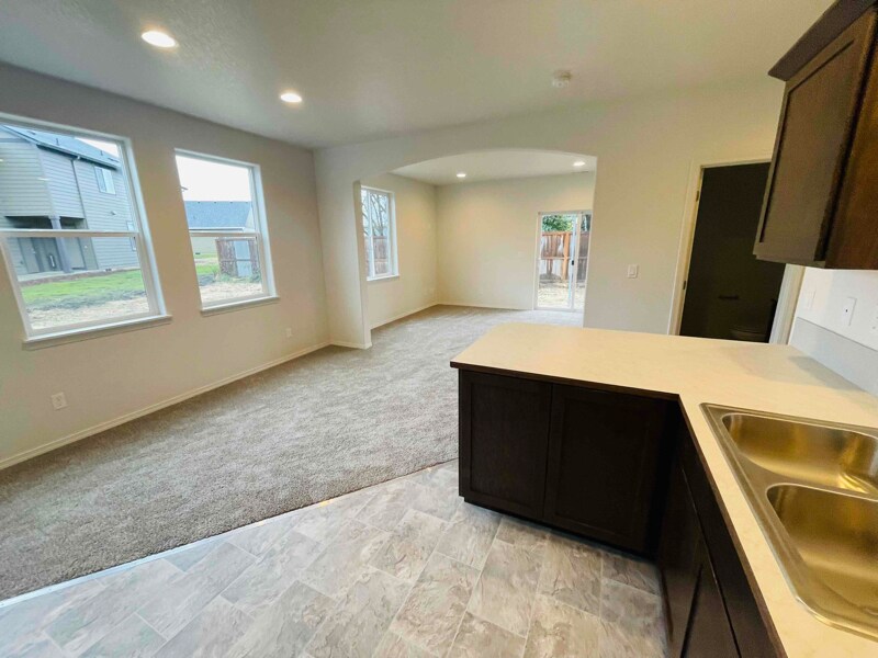 Building Photo - 611 Koontz Rd