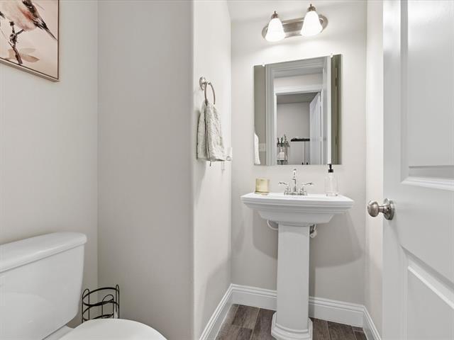 Building Photo - 217 Suma Dr