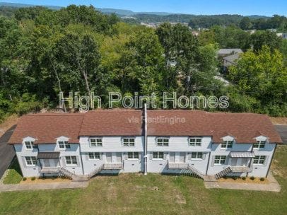 Building Photo - 400 Gallery Ln