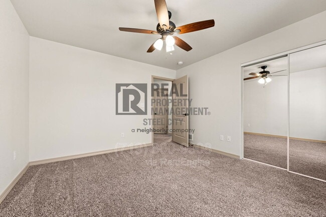 Building Photo - 21 Arrowsmith Dr