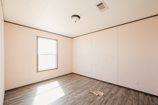 Building Photo - 12615 W 61st St