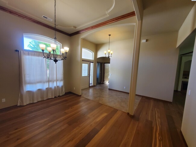 Building Photo - South Kennewick Rambler for rent