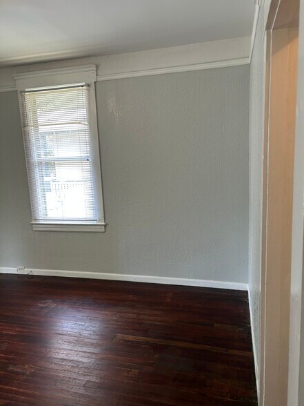 Building Photo - 2243 Gilmore St