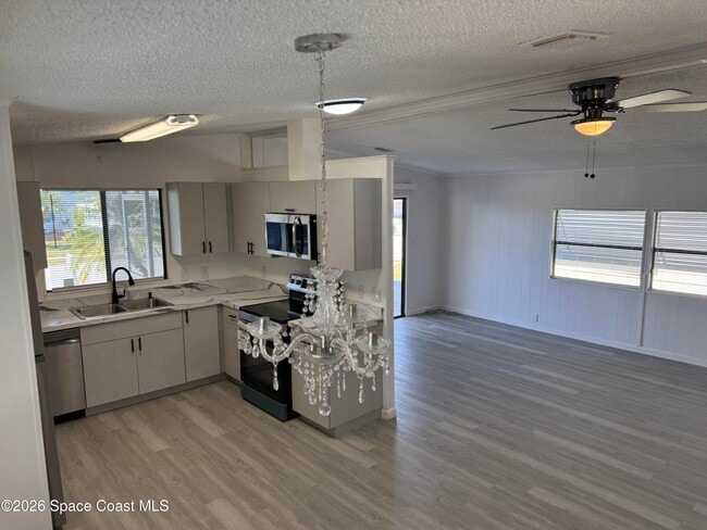 Building Photo - 1925 Sago Palm St NE