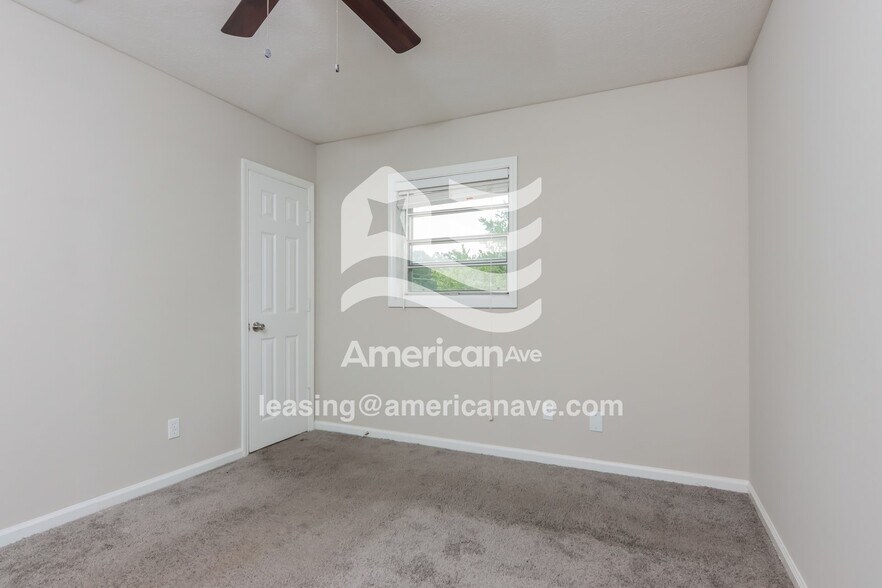 Building Photo - 5862 Blueridge Dr
