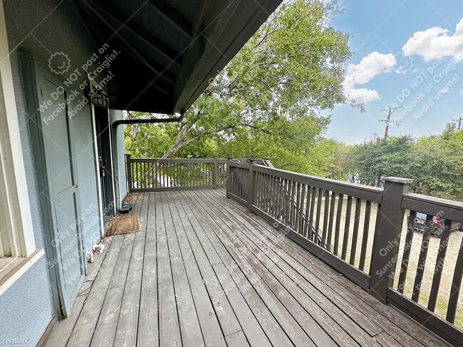 Building Photo - 1 br, 1 bath 4plex - 103 Blue Bonnet Blvd 3 3