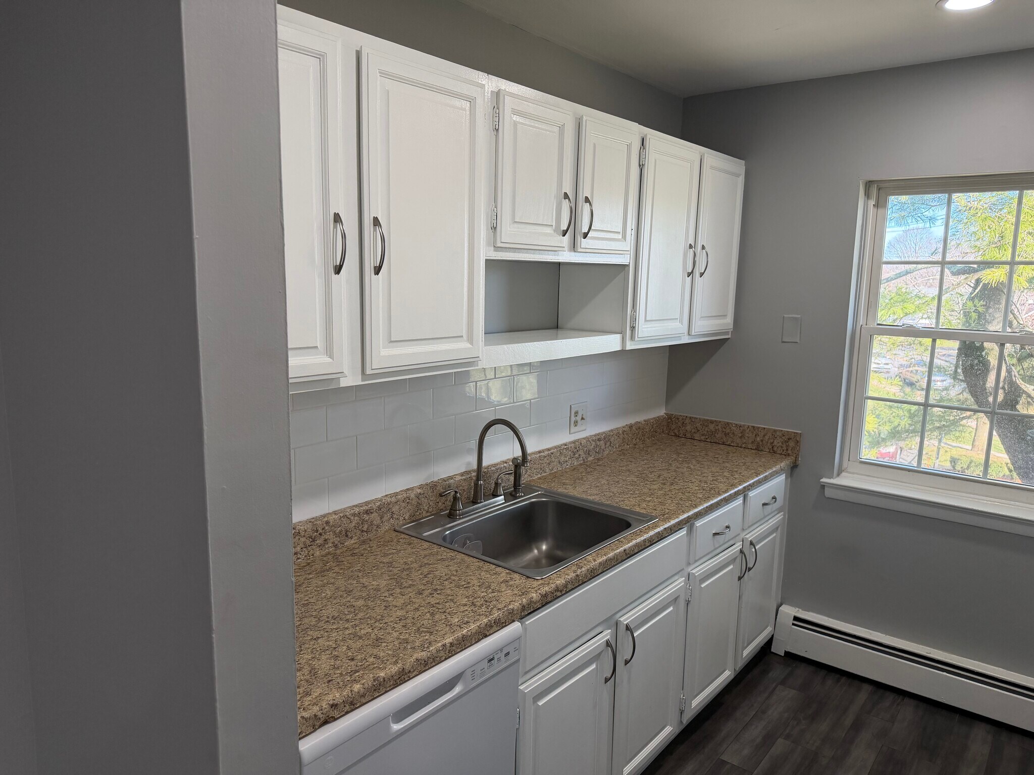 Building Photo - 1060 New Haven Ave