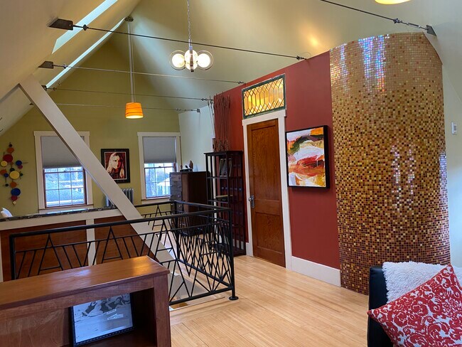 Building Photo - 285 Norwood Ave