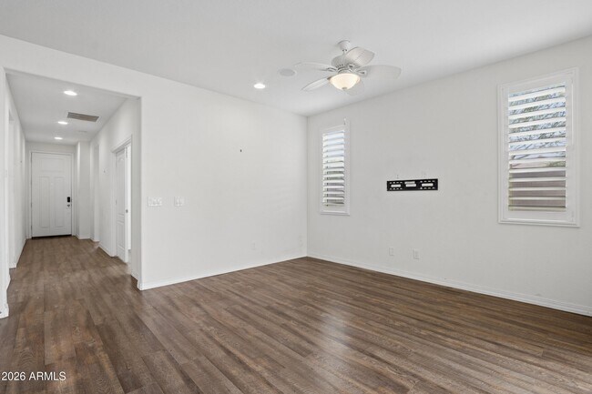 Building Photo - 17863 W Hiddenview Dr