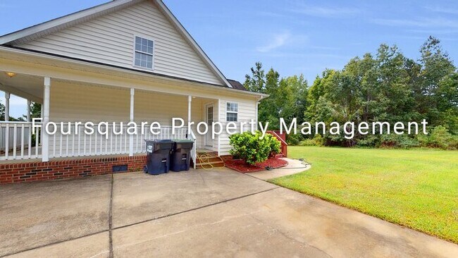 Building Photo - Ranch style Single Family Home | Half Acre...