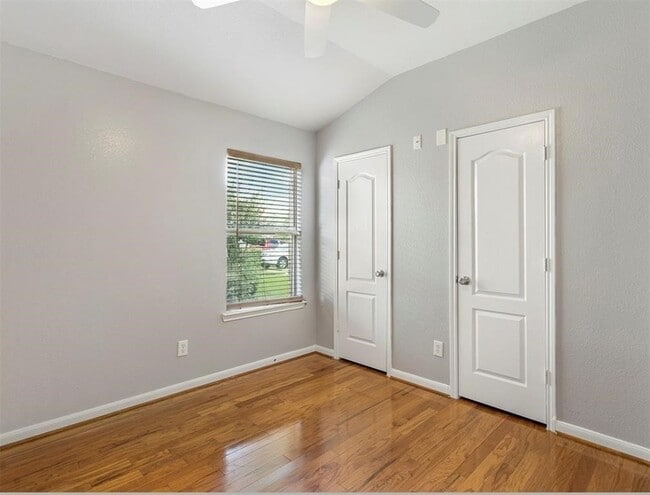 Building Photo - 524 Cedar Branch Dr