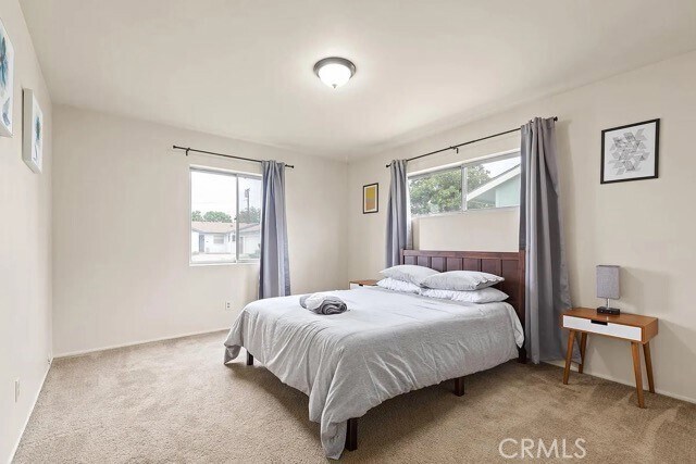 Building Photo - 408 E Jacaranda Ave