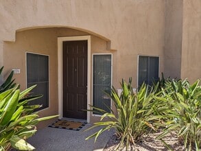 Building Photo - Furnished Scottsdale Condo w/2 car garage