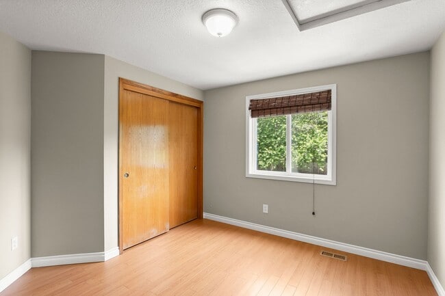 Building Photo - West Beaverton, 3 Bedroom, 2.5 Bath on Large Lot