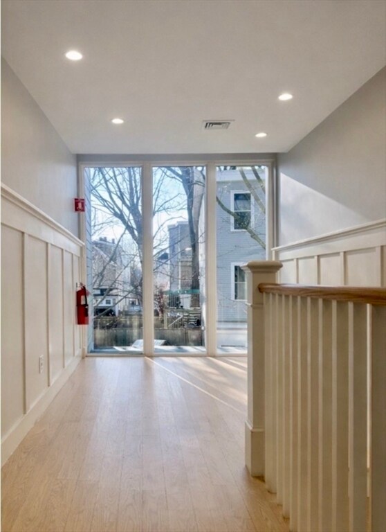 Building Photo - 99 Williams St