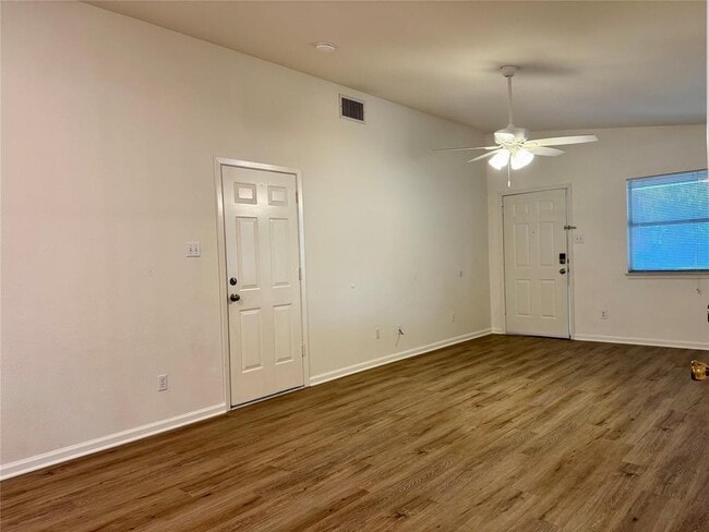 Building Photo - 8112 Willet Trail