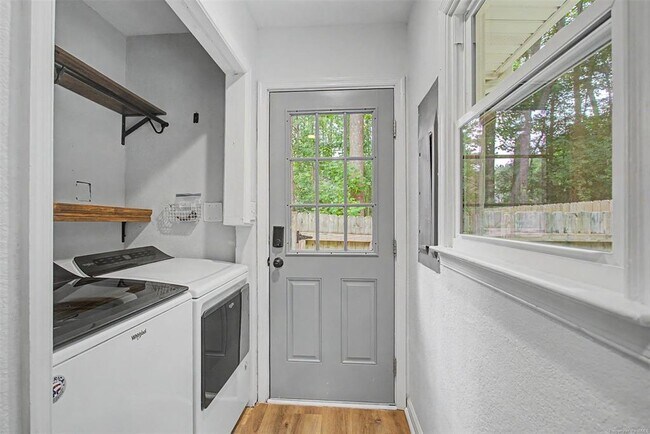 Building Photo - 6205 Adams Hunt Dr